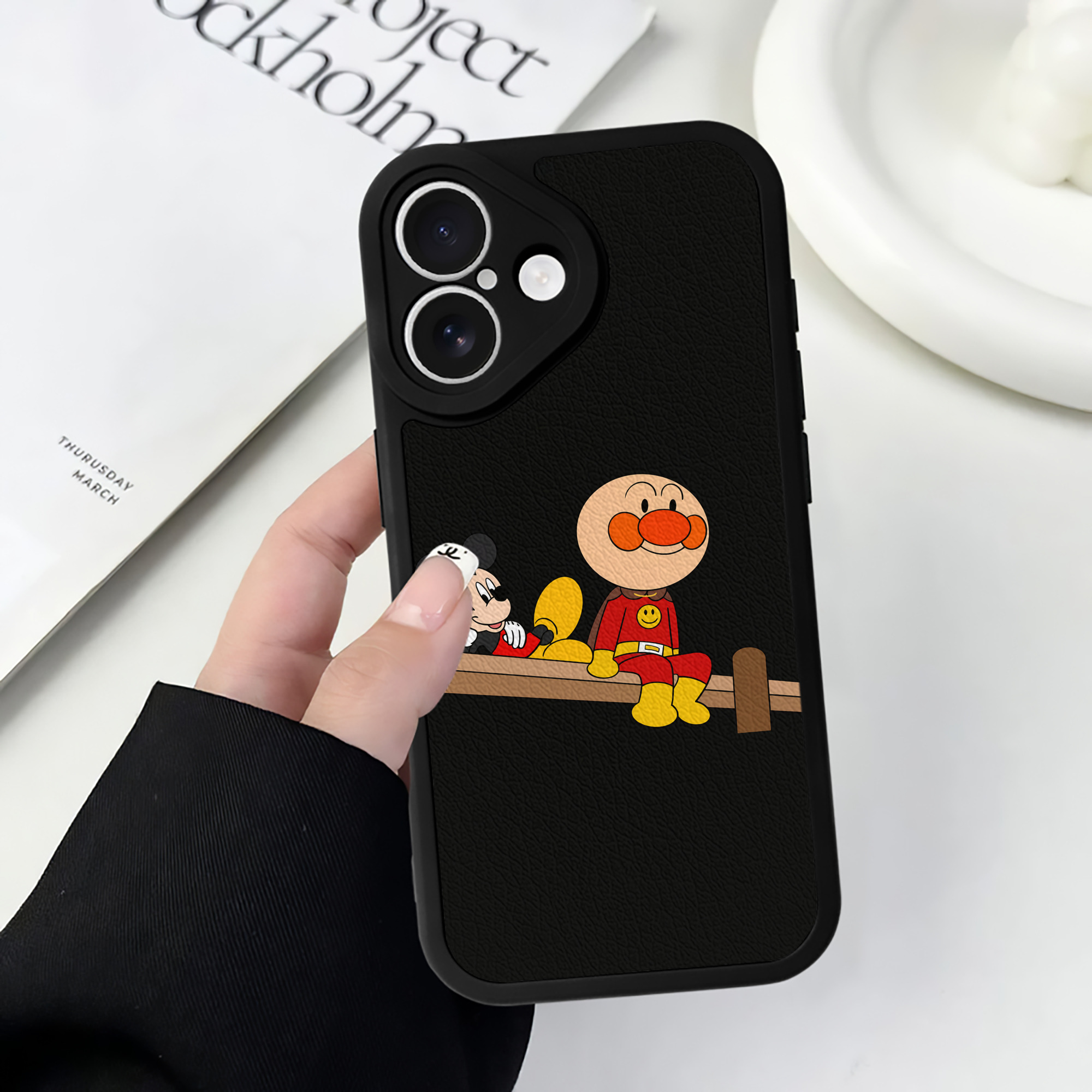 （画像用） アンパンマン Anpanman 【iPhone 16シリーズ対応】シリコンスマホケース（レザー調） 材質：シリコン